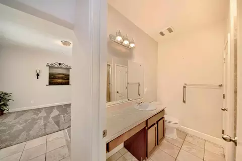 Bath - 245 Springfield Dr, Manteca, CA 95337 photo 2 of 9
