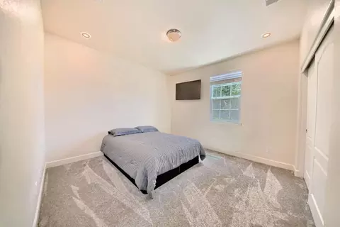 Bedroom - 245 Springfield Dr, Manteca, CA 95337 photo 4 of 13