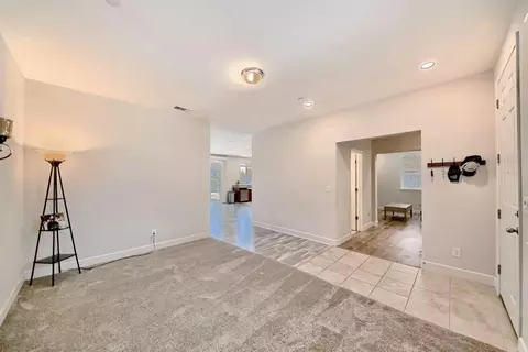 Entry Way - 245 Springfield Dr, Manteca, CA 95337 photo 3 of 21