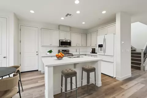 Kitchen - 239 Mindy Way, Pittsburg, CA 94565 photo 2 of 2