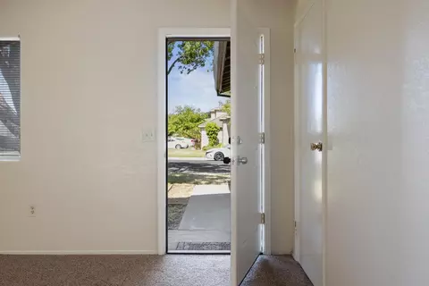570 Camelia Ln, Manteca, CA 95336 photo 3