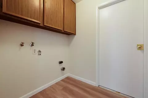 570 Camelia Ln, Manteca, CA 95336 photo 9
