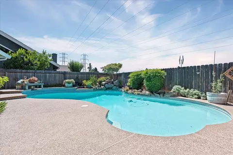 701 Cottonwood Ct, Modesto, CA 95356 photo 17