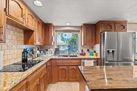 701 Cottonwood Ct, Modesto, CA 95356 photo 12