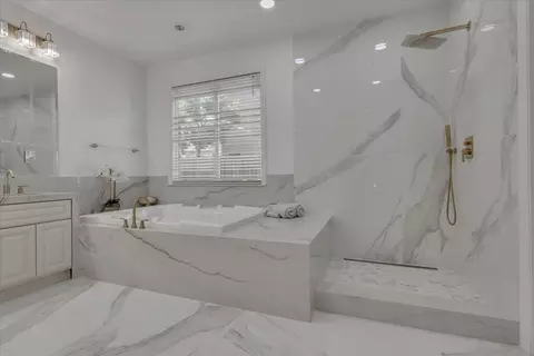 Bath - 1415 N Ripon Rd, Ripon, CA 95366 photo 5 of 19