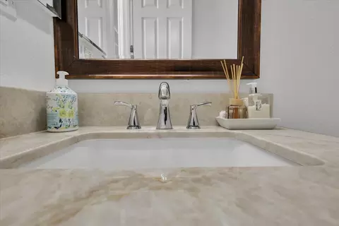 Bath - 1415 N Ripon Rd, Ripon, CA 95366 photo 10 of 19