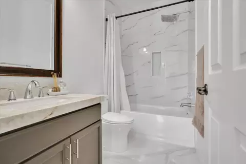 Bath - 1415 N Ripon Rd, Ripon, CA 95366 photo 9 of 19