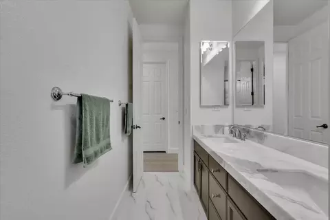 Entry Way - 1415 N Ripon Rd, Ripon, CA 95366 photo 15 of 23