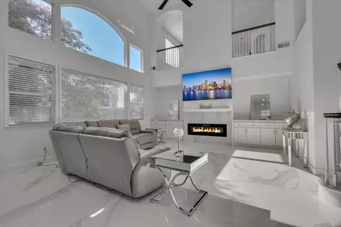 Living - 1415 N Ripon Rd, Ripon, CA 95366 photo 3 of 10
