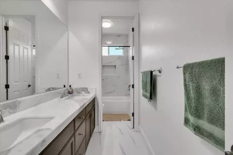 Entry Way - 1415 N Ripon Rd, Ripon, CA 95366 photo 16 of 23