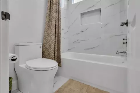 Bath - 1415 N Ripon Rd, Ripon, CA 95366 photo 13 of 19