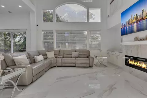 Living - 1415 N Ripon Rd, Ripon, CA 95366 photo 4 of 10