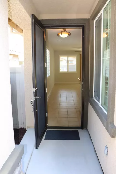 1573 Maple Valley St, Manteca, CA 95336 photo 8