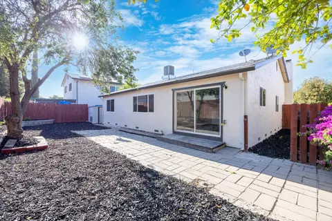 Exterior - 1930 Mcpeak Ct, Tracy, CA 95376 photo 6 of 14