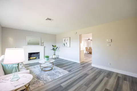 Living - 1930 Mcpeak Ct, Tracy, CA 95376 photo 5 of 5