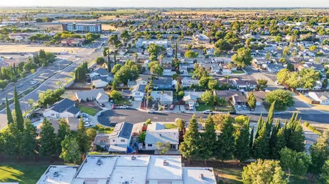 View/Area - 1930 Mcpeak Ct, Tracy, CA 95376 photo 8 of 16
