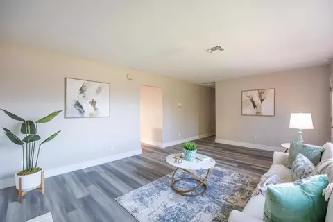 Living - 1930 Mcpeak Ct, Tracy, CA 95376 photo 4 of 5