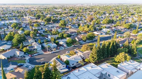 View/Area - 1930 Mcpeak Ct, Tracy, CA 95376 photo 9 of 16