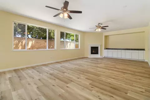 Living - 1015 Lucio St, Manteca, CA 95336 photo 3 of 5