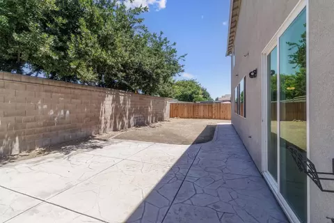 Exterior - 1015 Lucio St, Manteca, CA 95336 photo 2 of 3