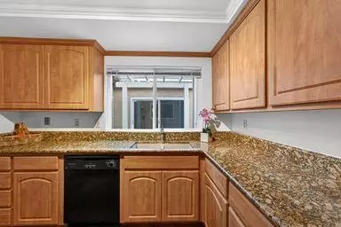 Kitchen - 3628 Sylvan Meadows Ct, Modesto, CA 95356 photo 3 of 4