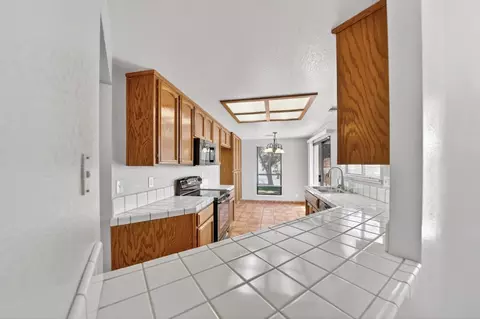 2412 Southfork Ln, Modesto, CA 95355 photo 10