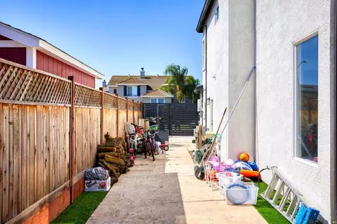 Exterior - 1887 Chur Ct, Manteca, CA 95337 photo 13 of 14
