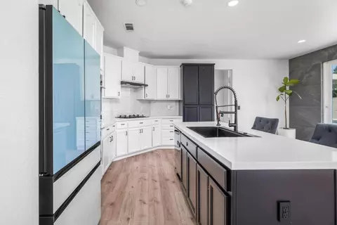 Kitchen - 1887 Chur Ct, Manteca, CA 95337 photo 2 of 4