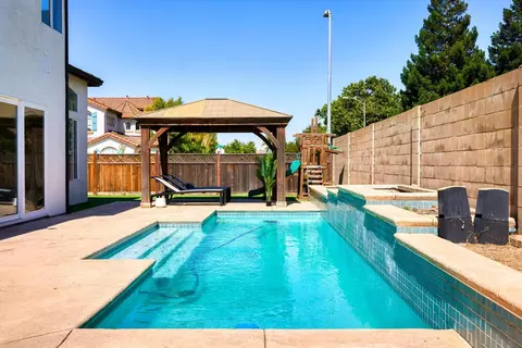 Exterior - 1887 Chur Ct, Manteca, CA 95337 photo 9 of 14