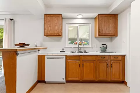 Kitchen - 4501 Marble Way, Carmichael, CA 95608 photo 7 of 8