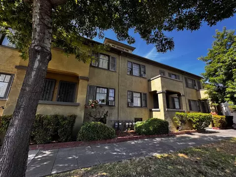 2722 T St, Sacramento, CA 95816