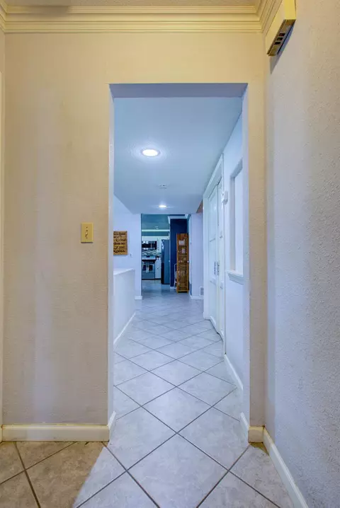 Entry Way - 429 Gail Ct, Merced, CA 95348 photo 1 of 4