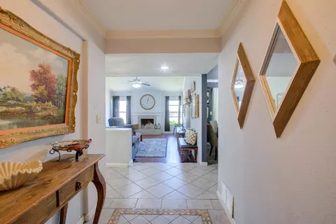 Entry Way - 429 Gail Ct, Merced, CA 95348 photo 4 of 4