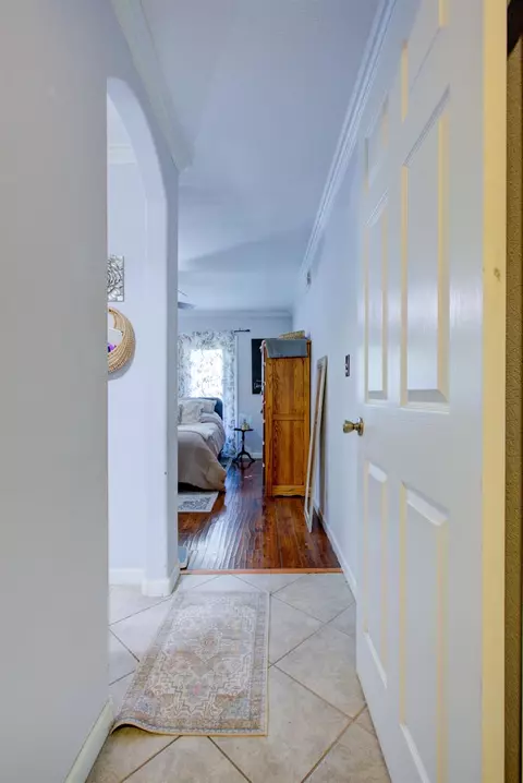 Entry Way - 429 Gail Ct, Merced, CA 95348 photo 3 of 4
