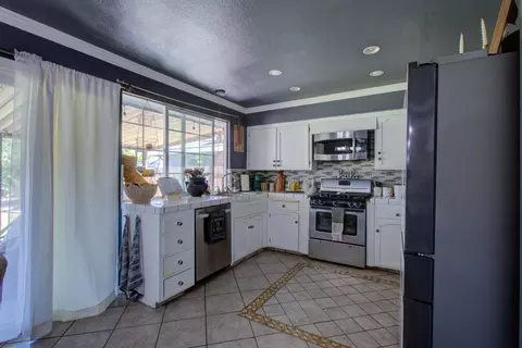 Kitchen - 429 Gail Ct, Merced, CA 95348 photo 3 of 3