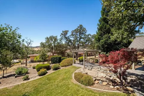 Exterior - 65 Vista Knolls Ct, Copperopolis, CA 95228 photo 2 of 27