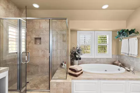 Bath - 65 Vista Knolls Ct, Copperopolis, CA 95228 photo 4 of 5