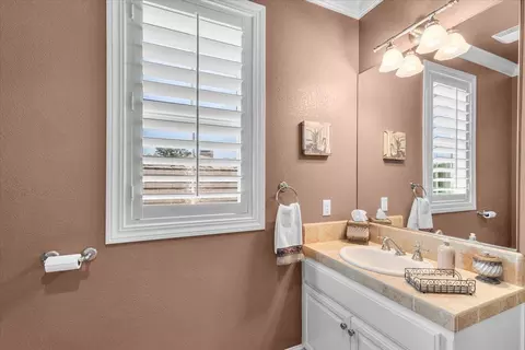 Bath - 65 Vista Knolls Ct, Copperopolis, CA 95228 photo 1 of 5