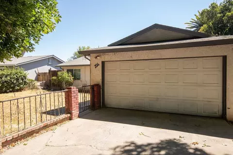 Exterior - 204 Daisy Ln, Modesto, CA 95351 photo 3 of 11