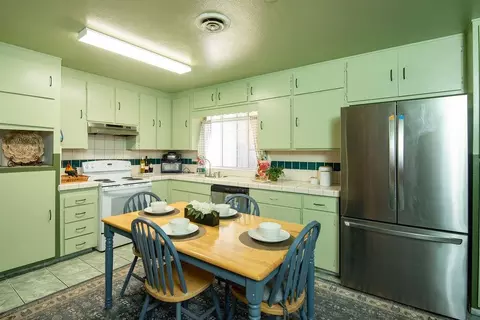 Kitchen - 204 Daisy Ln, Modesto, CA 95351 photo 6 of 6
