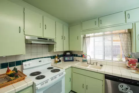Kitchen - 204 Daisy Ln, Modesto, CA 95351 photo 1 of 6