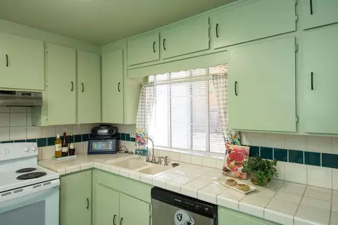 Kitchen - 204 Daisy Ln, Modesto, CA 95351 photo 3 of 6