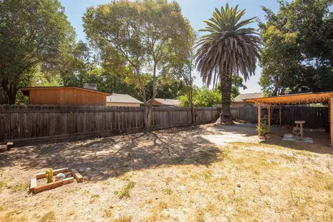 Exterior - 204 Daisy Ln, Modesto, CA 95351 photo 9 of 11