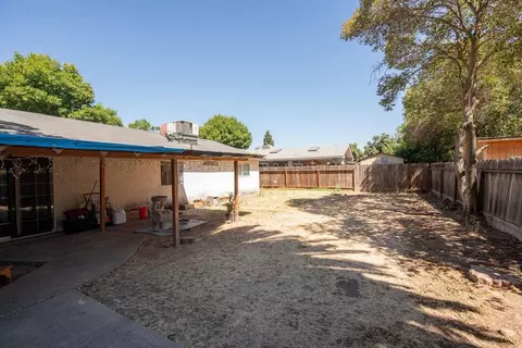 Exterior - 204 Daisy Ln, Modesto, CA 95351 photo 11 of 11