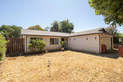 Exterior - 204 Daisy Ln, Modesto, CA 95351 photo 8 of 11