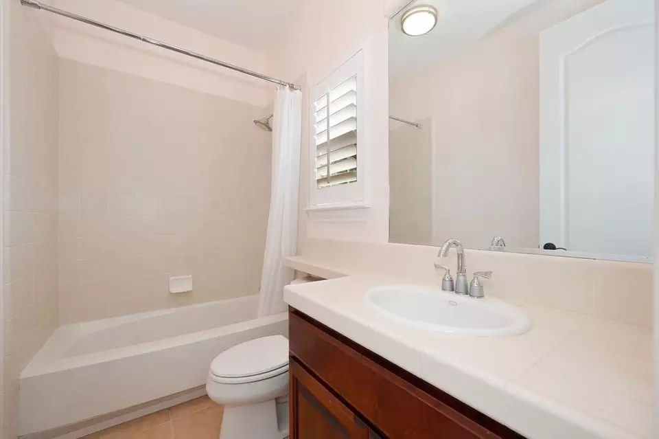 Bath - 8017 Marches Way, El Dorado Hills, CA 95762 photo 4 of 7