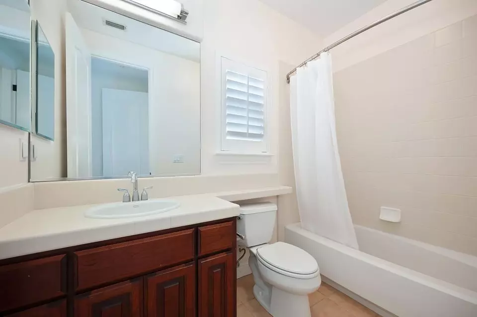 Bath - 8017 Marches Way, El Dorado Hills, CA 95762 photo 3 of 7