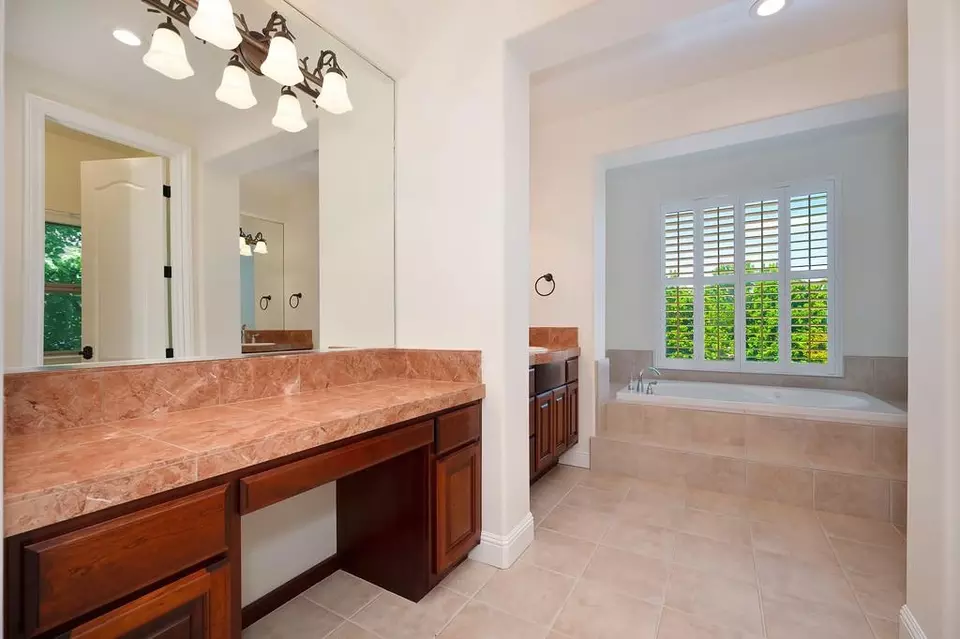 Bath - 8017 Marches Way, El Dorado Hills, CA 95762 photo 5 of 7