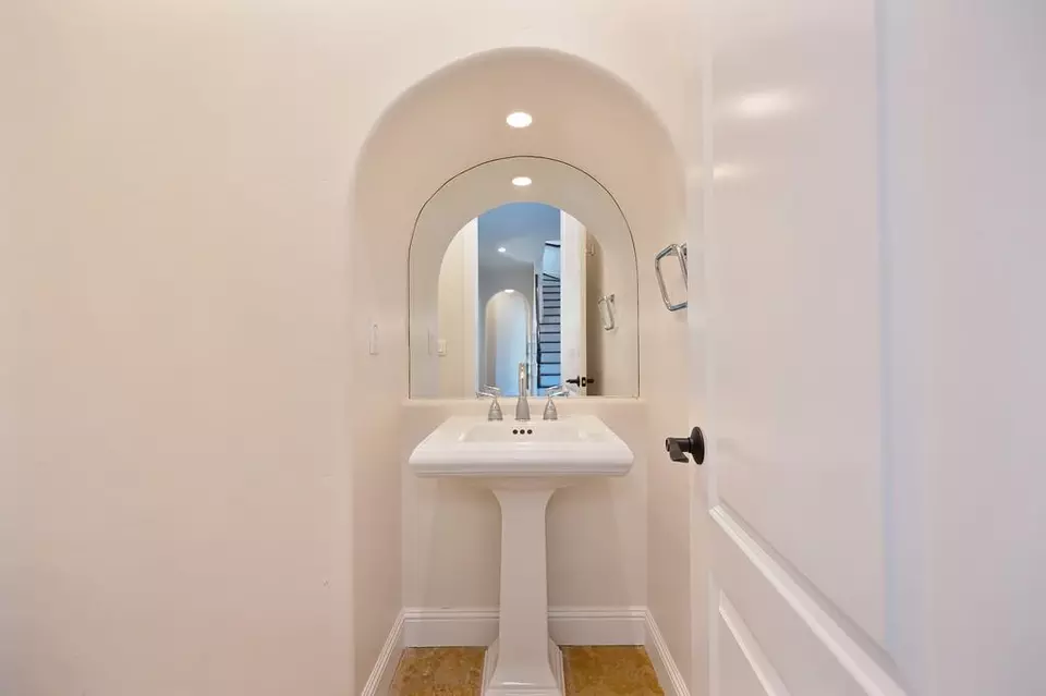 Bath - 8017 Marches Way, El Dorado Hills, CA 95762 photo 1 of 7