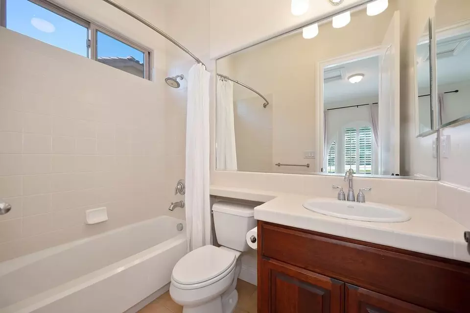 Bath - 8017 Marches Way, El Dorado Hills, CA 95762 photo 2 of 7